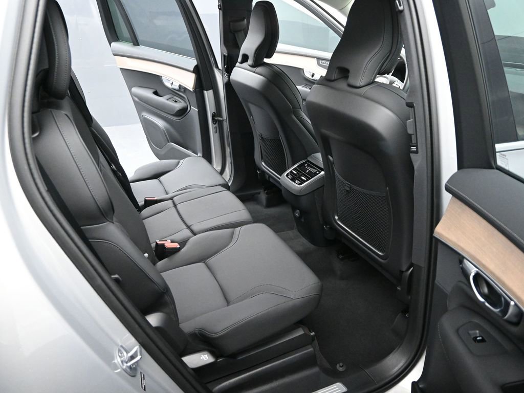 Used 2025 Volvo XC90 B6 Plus image 20