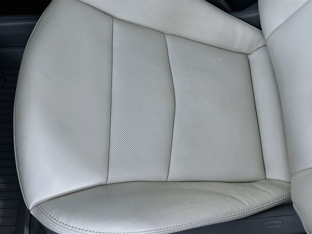 Certified 2024 Cadillac XT6 Premium Luxury w/ LPO, Floor Liner Package AWD/4WD image 24