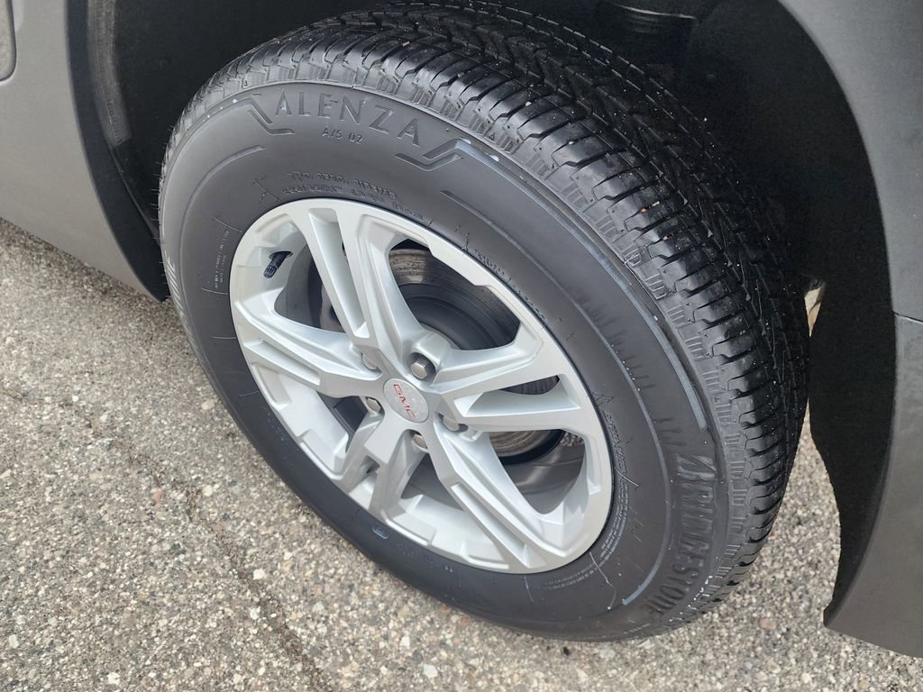 Certified 2023 GMC Terrain SLE w/ Driver Convenience Package image 9