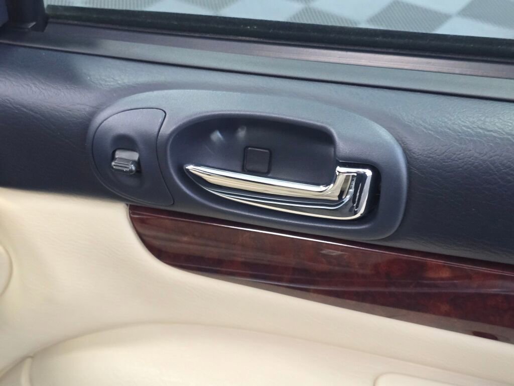 Used 2003 Chrysler Sebring Limited image 84