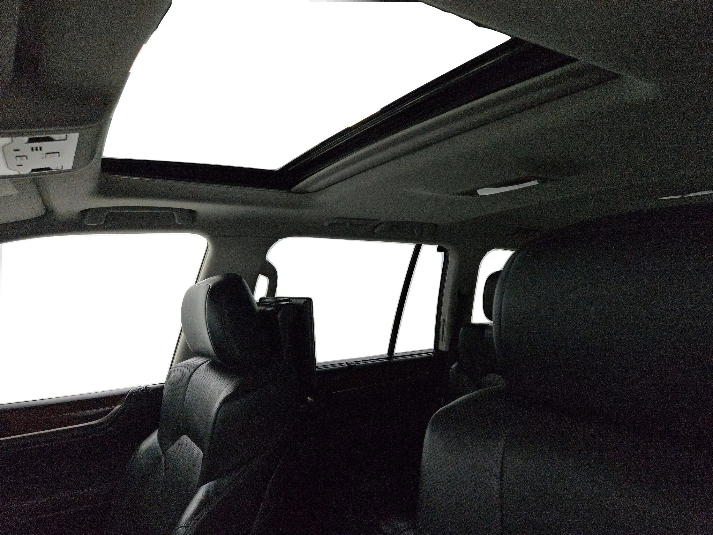 Used 2018 Lexus LX 570 4WD image 24