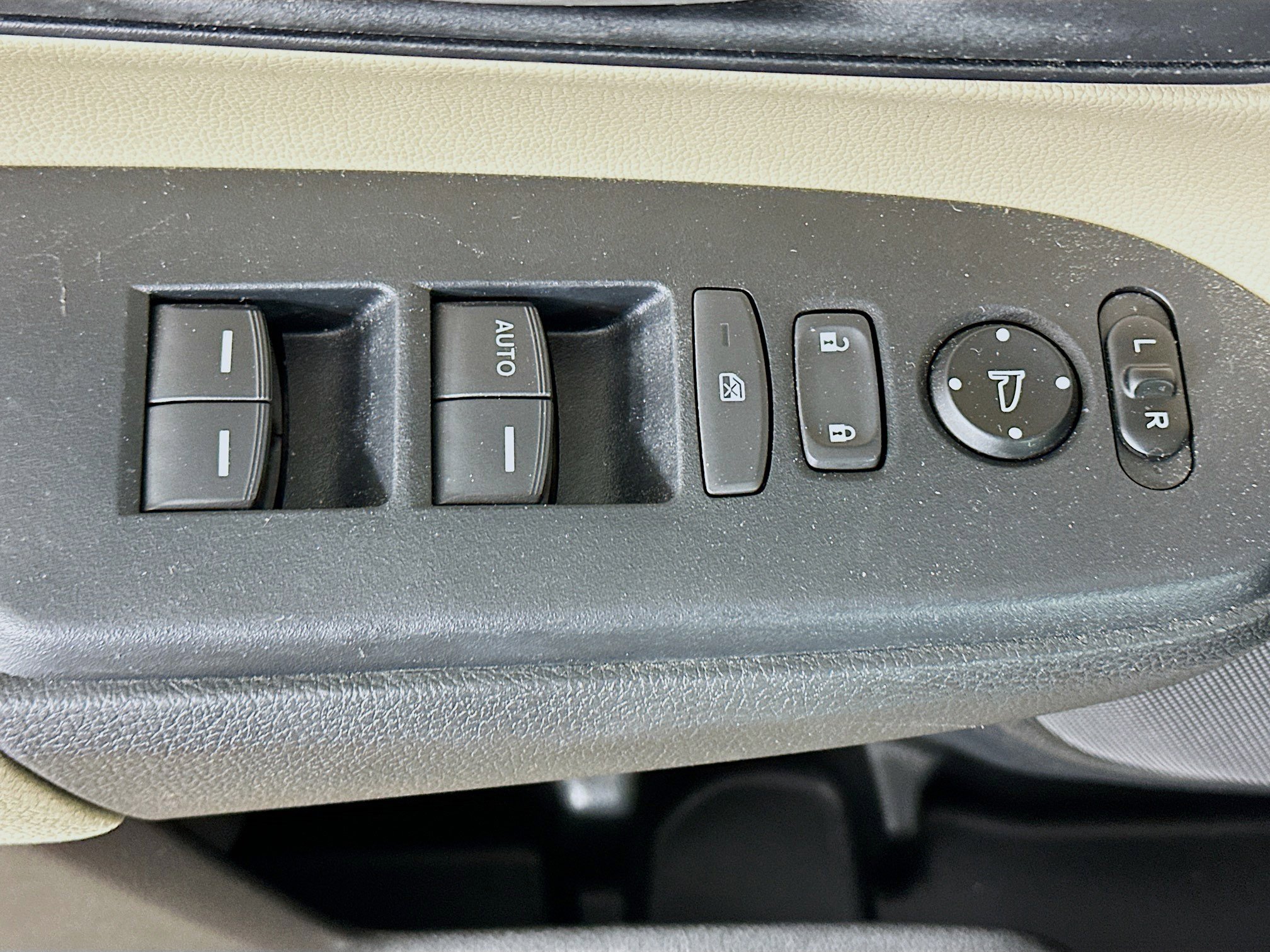 Used 2019 Honda CR-V LX image 15