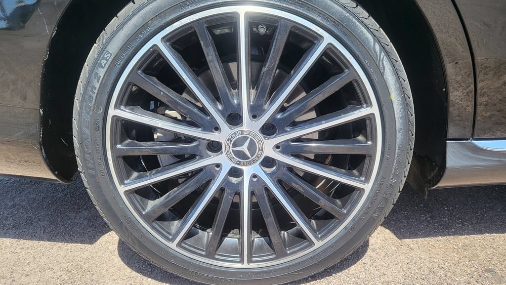 Used 2019 Mercedes-Benz C 300 Sedan image 13
