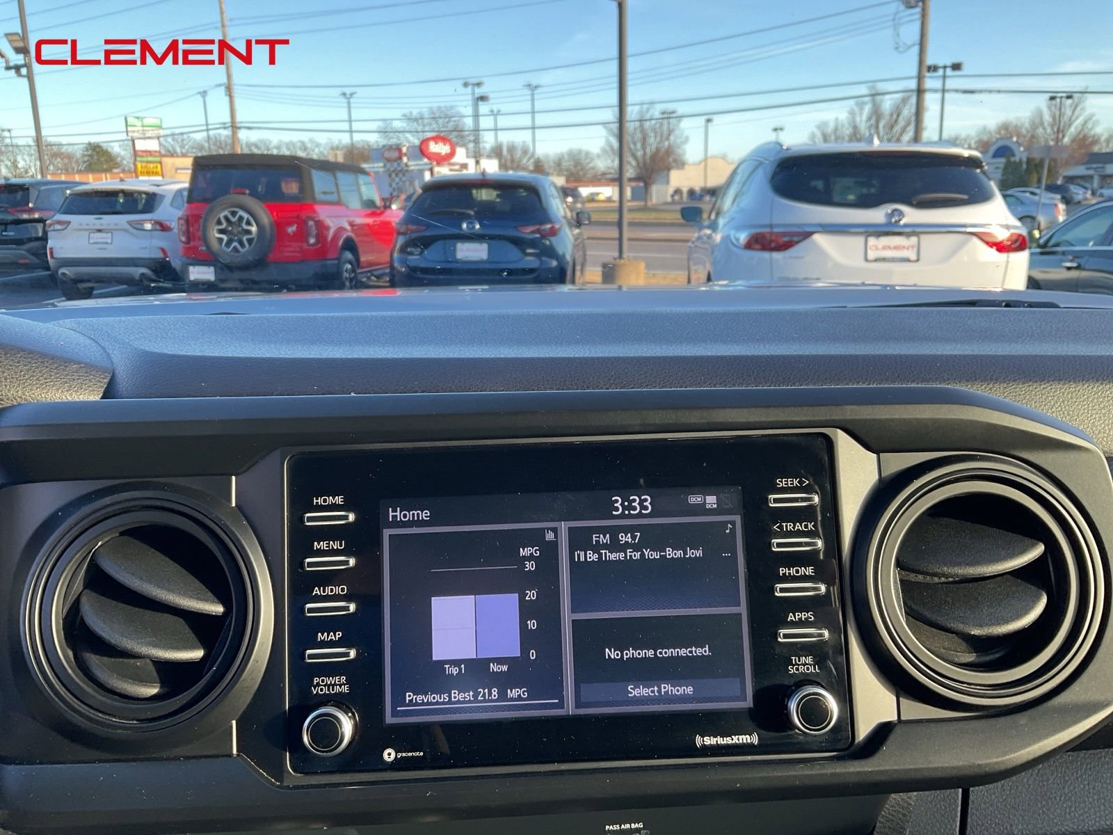 Used 2020 Toyota Tacoma SR image 8