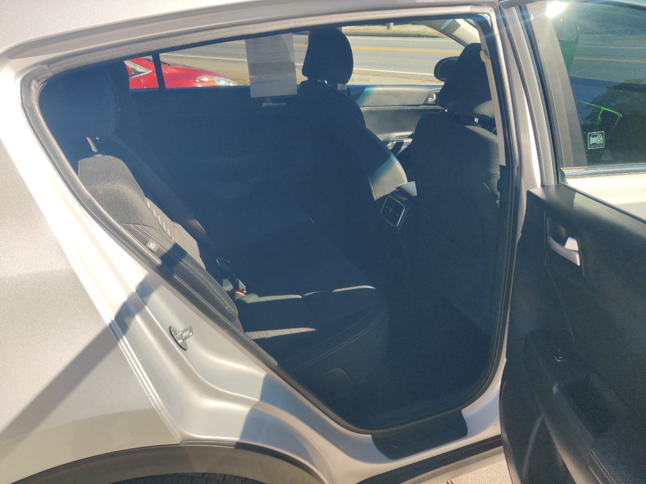 Used 2018 Kia Sportage LX image 16