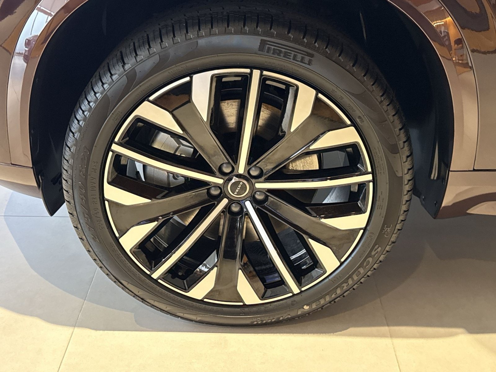 New 2026 Volvo XC90 T8 Plus w/ Protection Package Premier AWD/4WD image 12