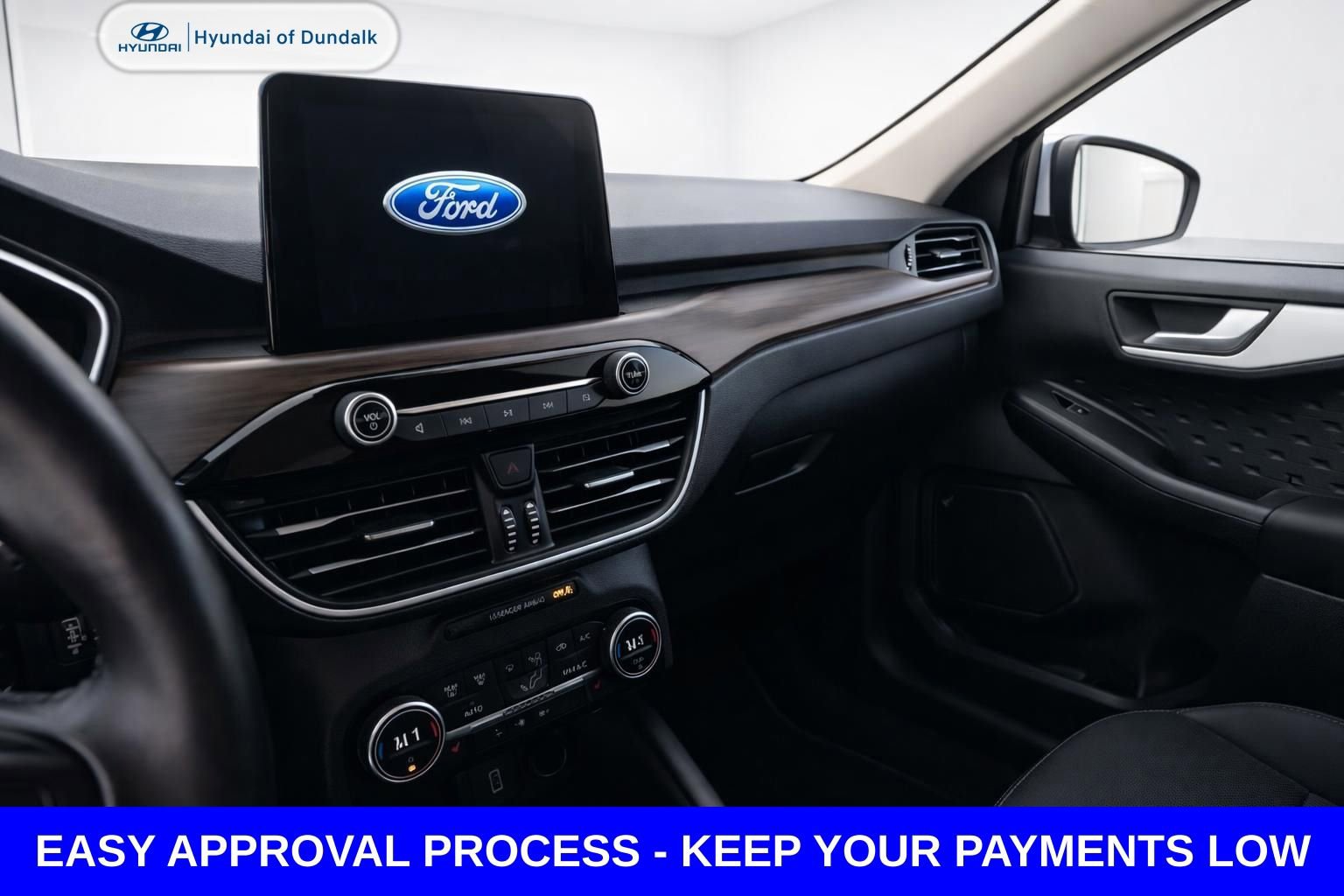 Used 2020 Ford Escape Titanium w/ Titanium Premium Package 2.0 FWD image 14