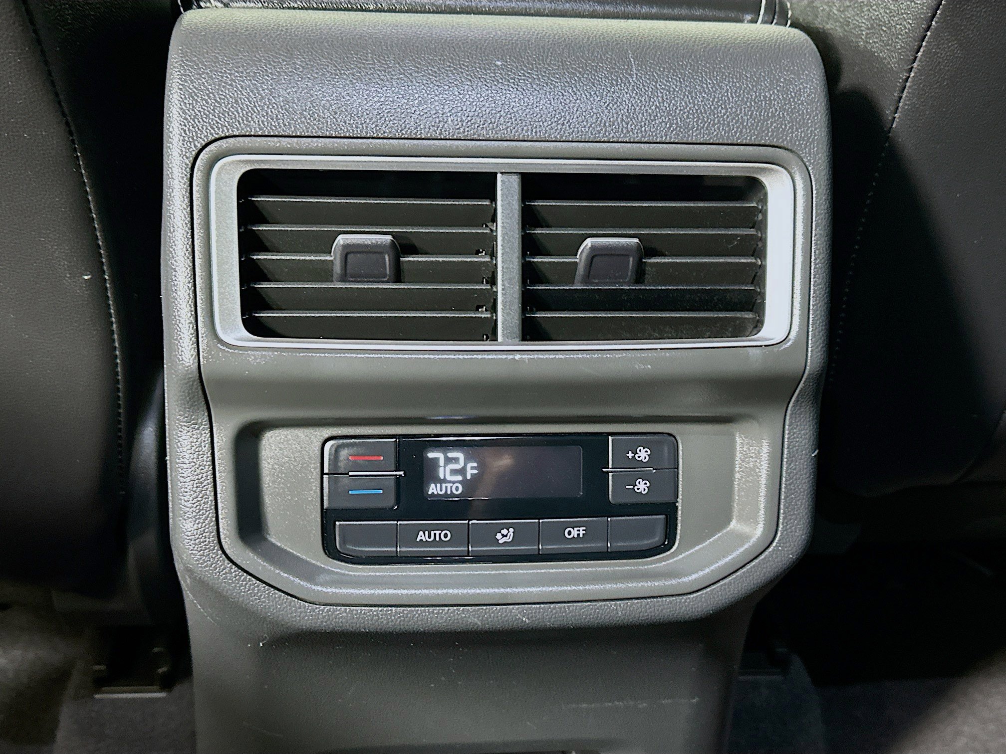 Used 2024 Volkswagen Atlas SE image 23