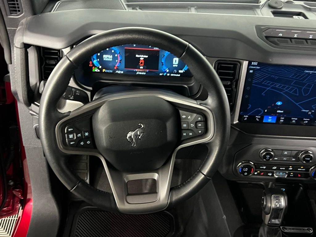 Used 2025 Ford Bronco Badlands image 16