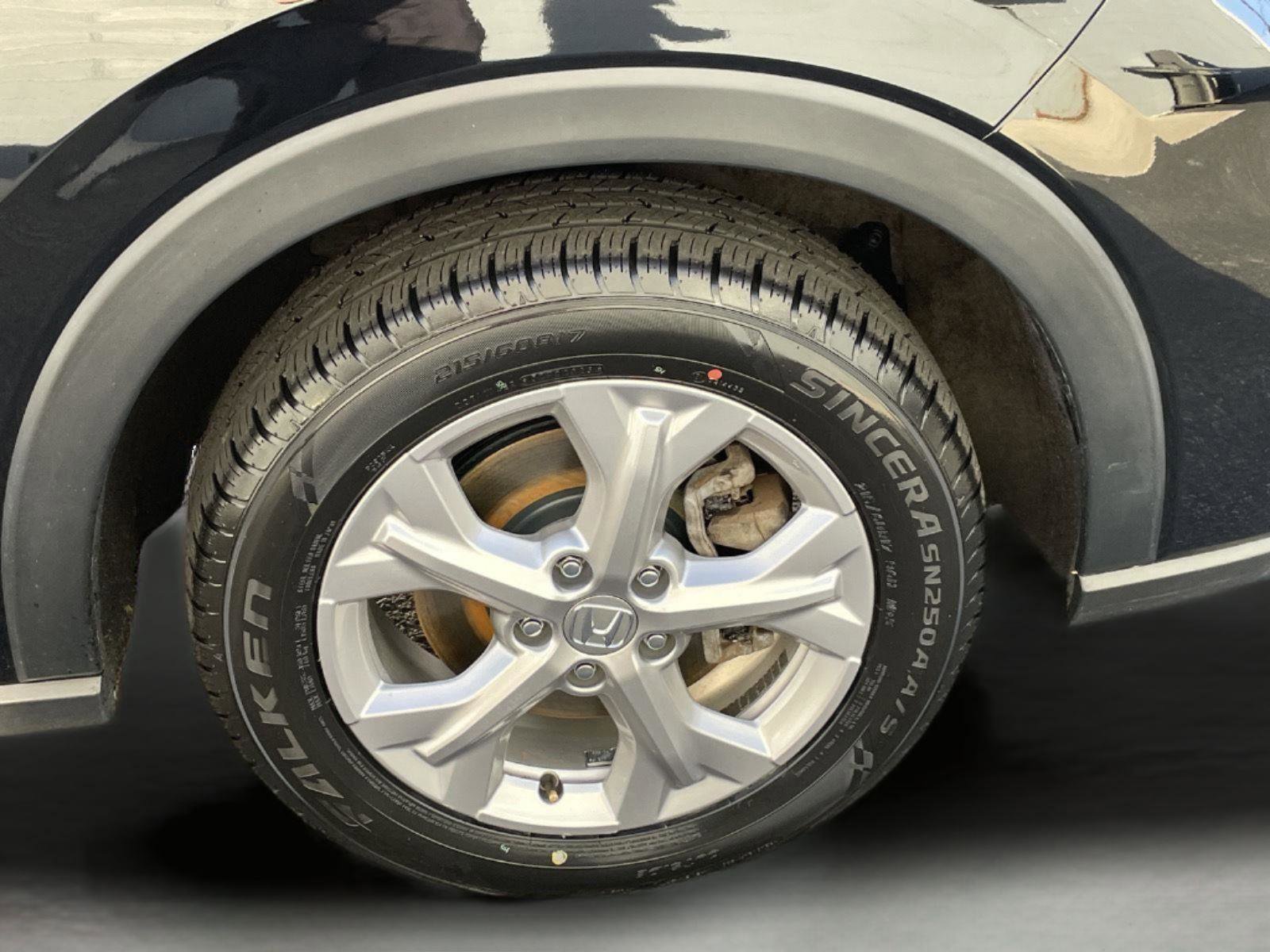 Used 2023 Honda HR-V LX image 32