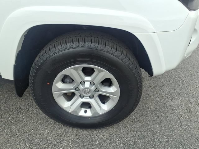 Certified 2024 Toyota 4Runner SR5 Premium w/ Moonroof Package AWD/4WD image 33