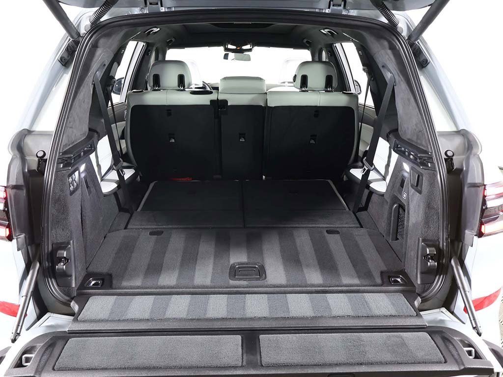 Used 2024 BMW X7 xDrive40i w/ Executive Package image 22