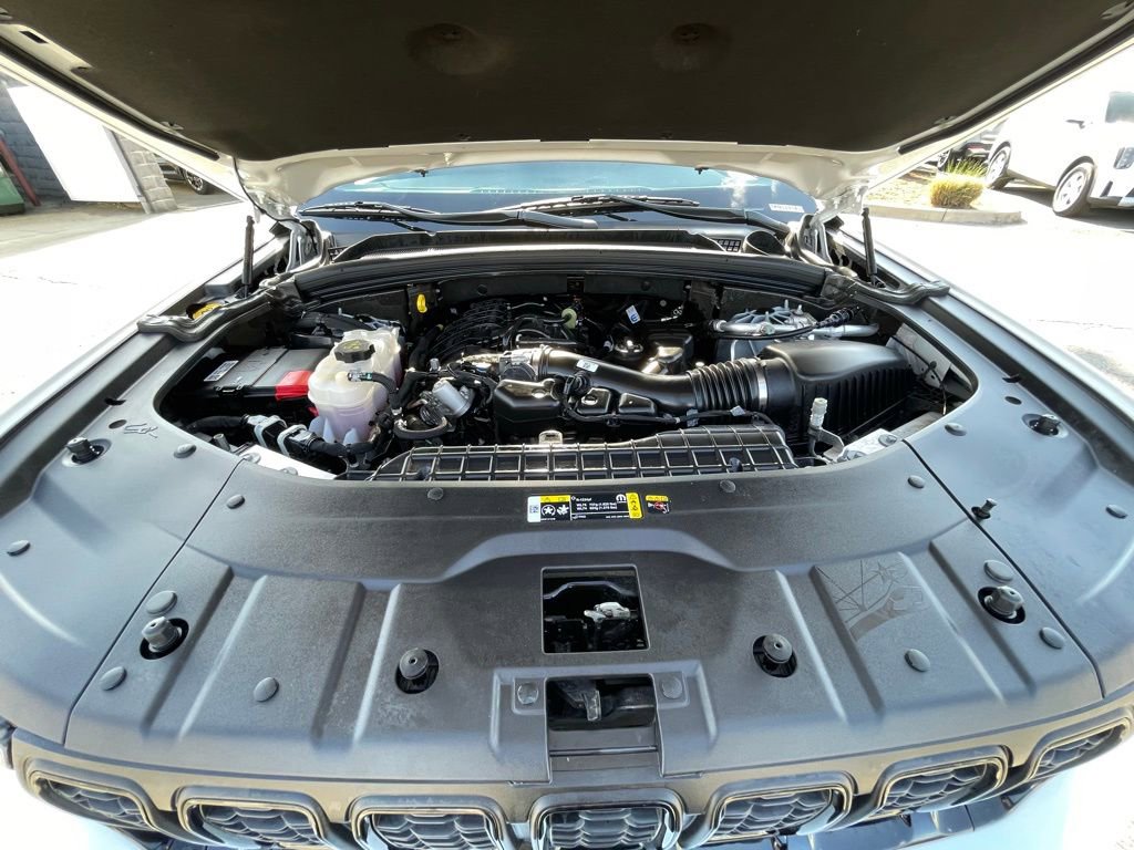Used 2025 Jeep Grand Cherokee Altitude image 35