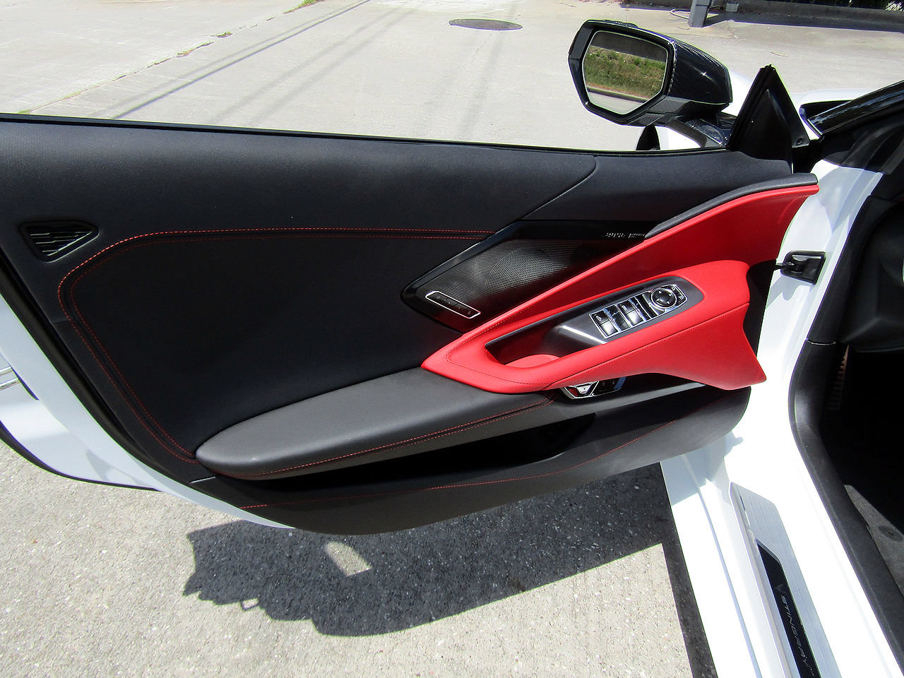 Used 2024 Chevrolet Corvette Stingray Preferred Conv w/ Z51 Performance Package RWD image 11