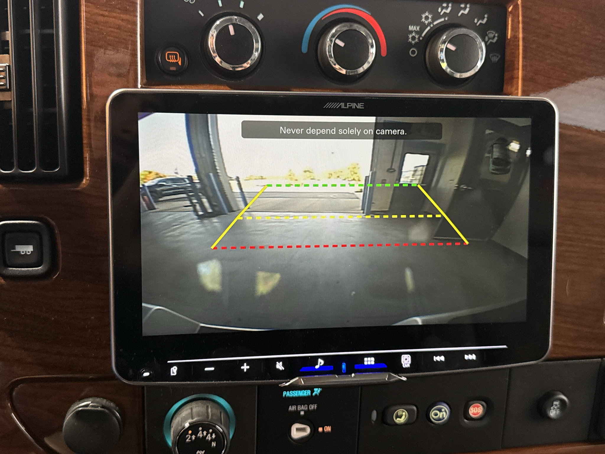 Used 2023 GMC Savana 2500 RWD image 33