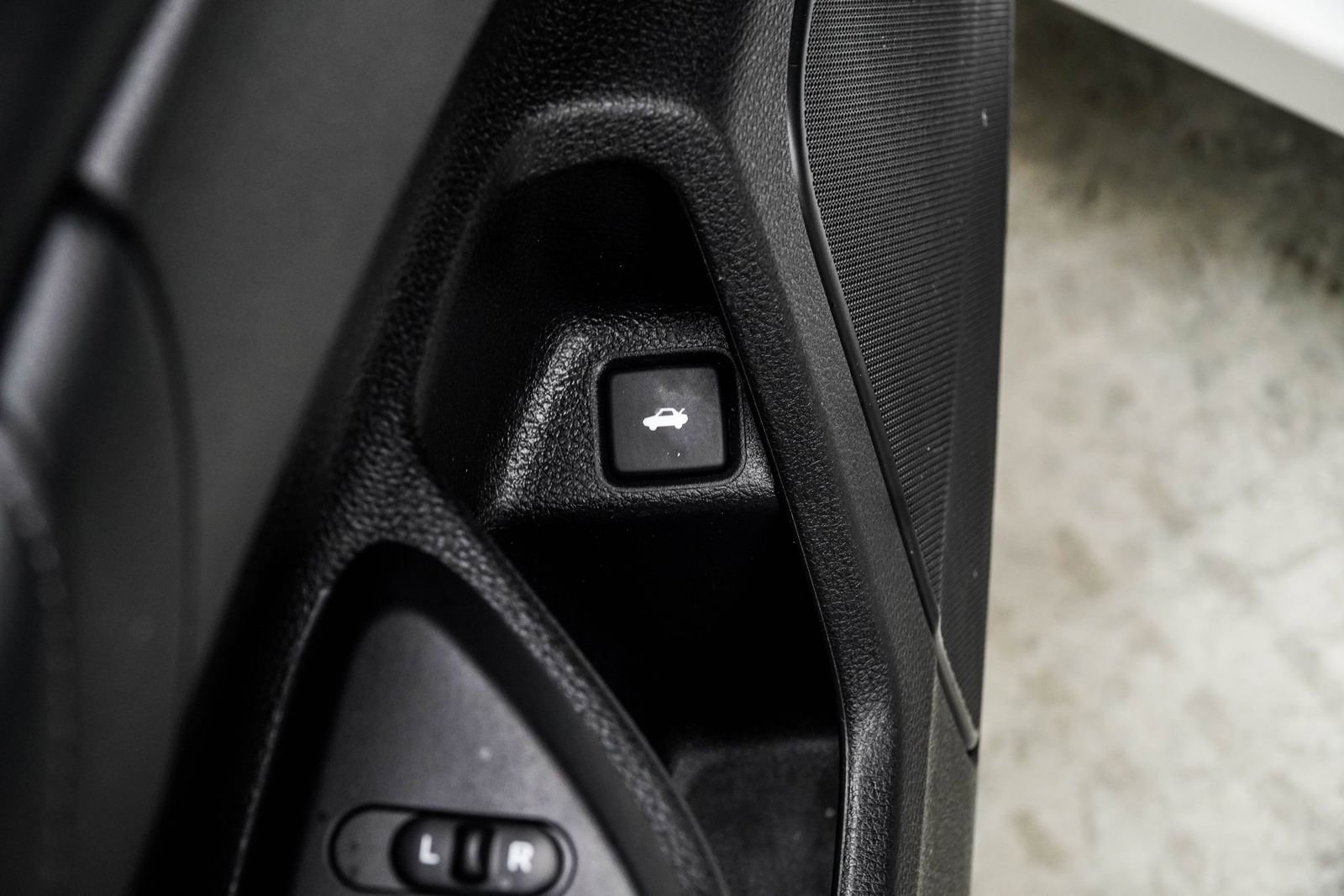 Used 2018 Honda Civic Touring image 30