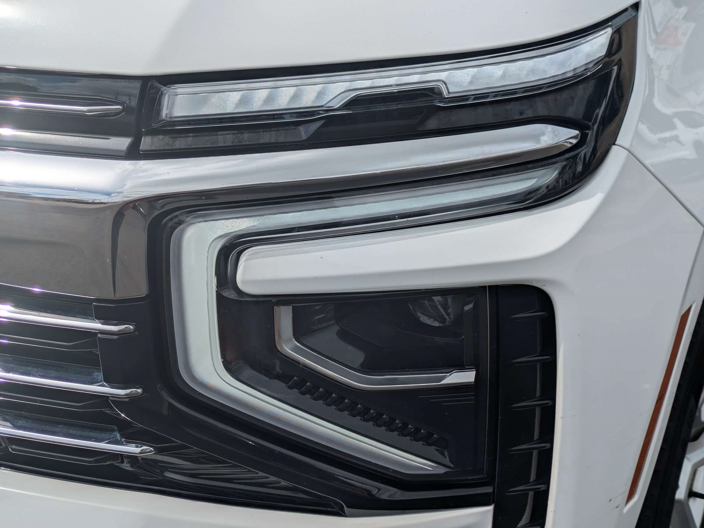 Used 2025 Chevrolet Suburban LT AWD/4WD image 9