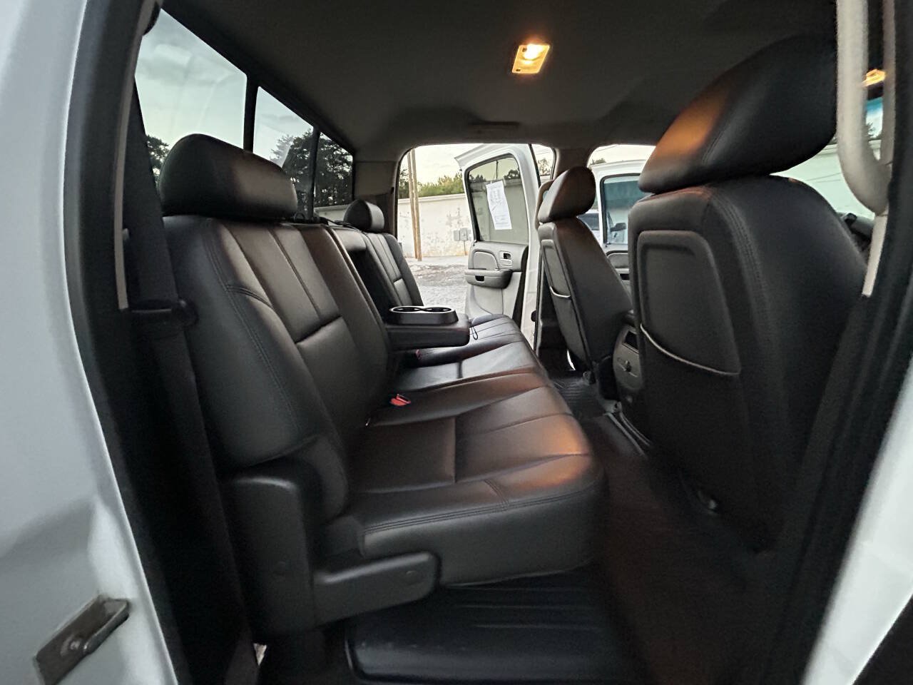 Used 2010 GMC Sierra 3500 SLT w/ SLT Convenience Package AWD/4WD image 24
