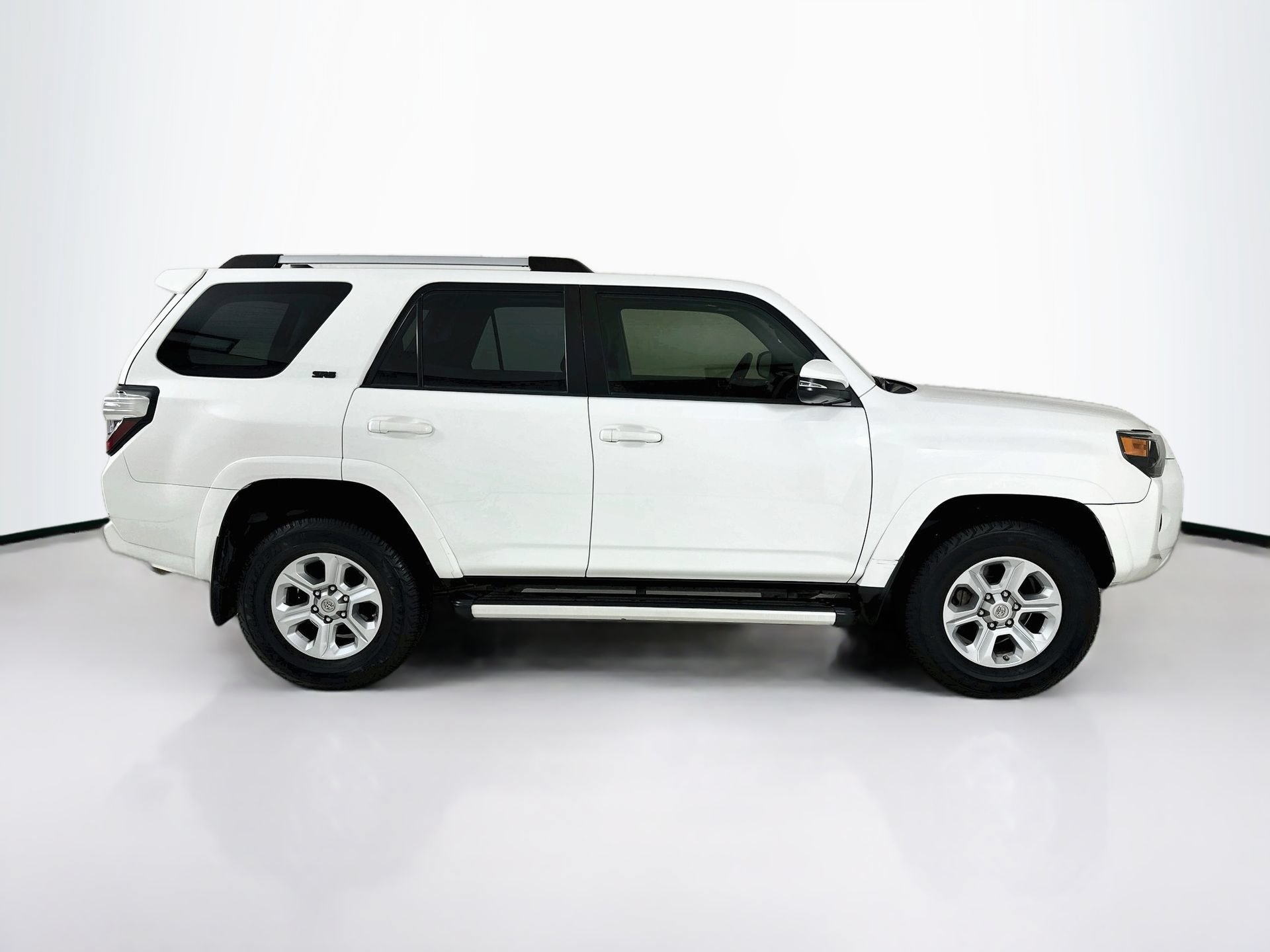 Used 2020 Toyota 4Runner SR5 Premium w/ Moonroof Package AWD/4WD image 9