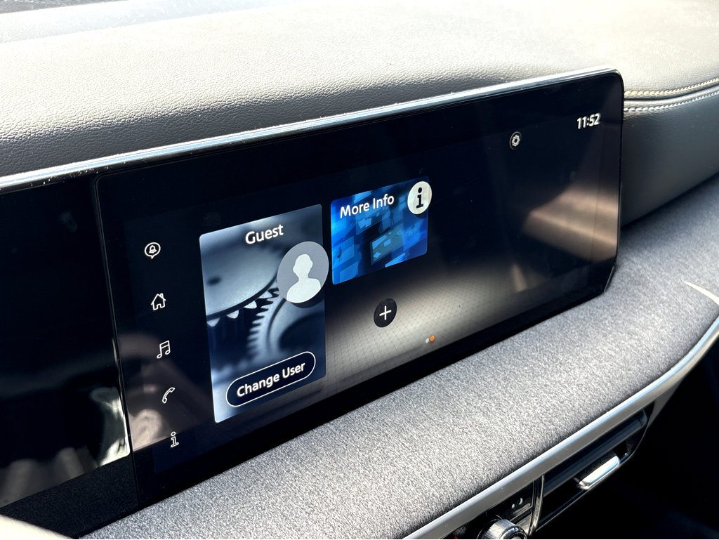 Used 2025 Nissan Kicks SV FWD image 7