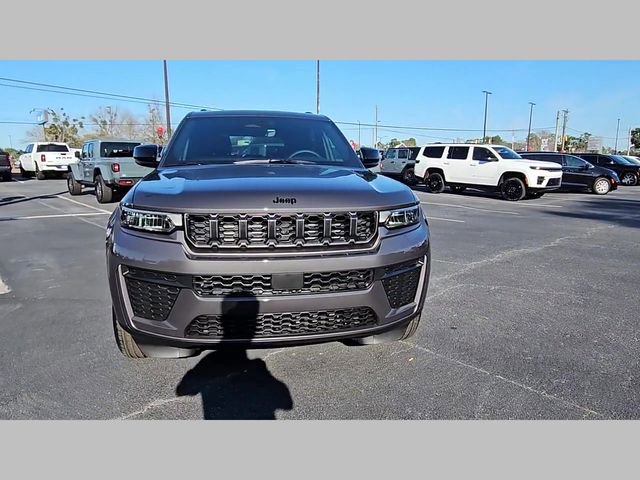 New 2026 Jeep Grand Cherokee Altitude image 18