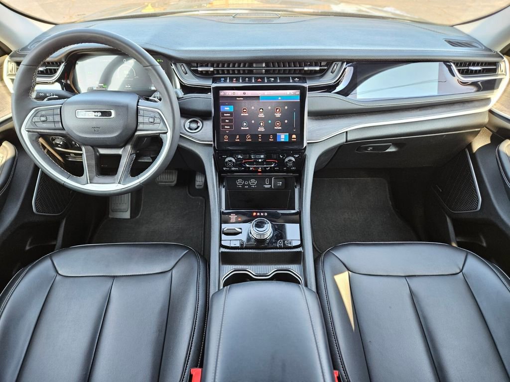 Used 2023 Jeep Grand Cherokee 4WD 4xe image 12