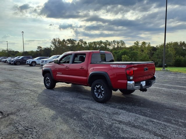 Used 2018 Toyota Tacoma TRD Off-Road AWD/4WD image 9