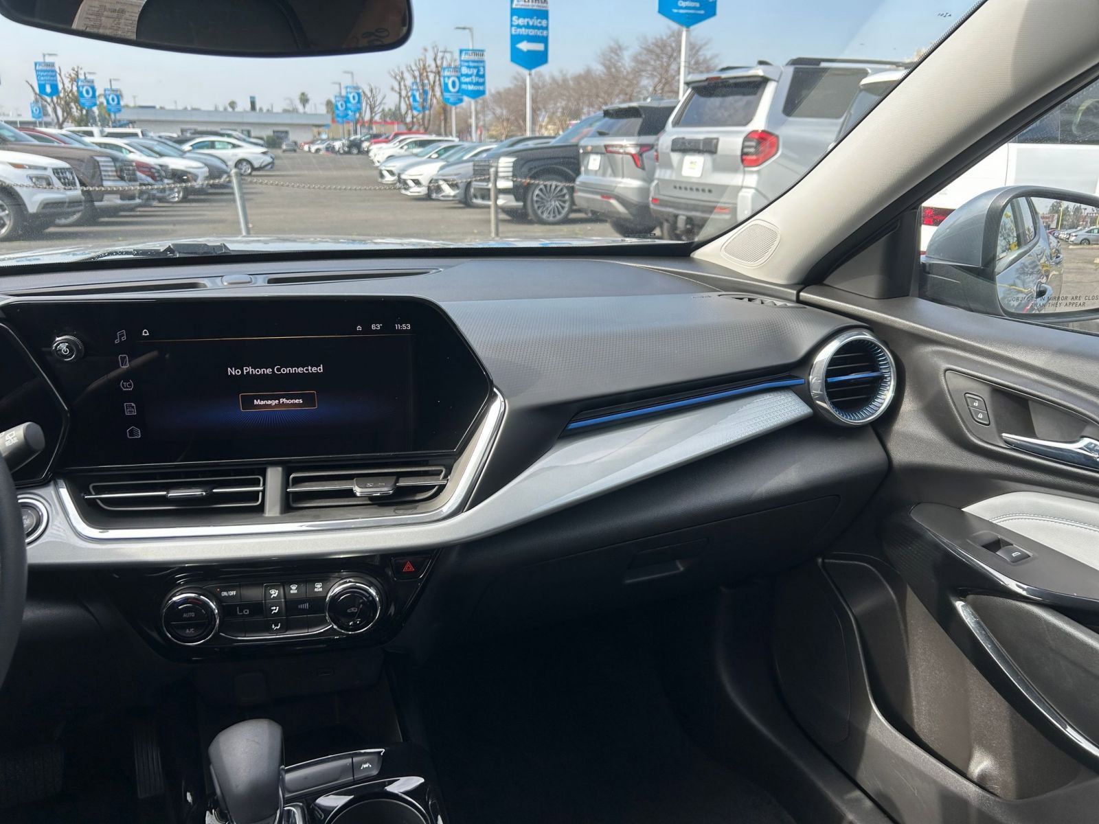 Used 2025 Chevrolet Trax LT image 34