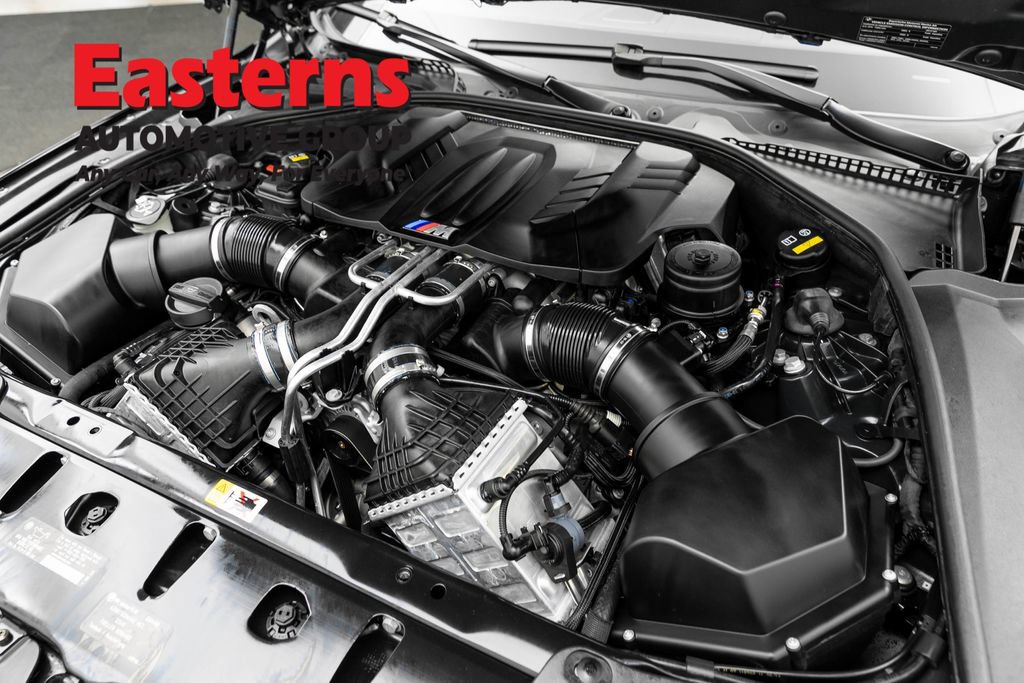 Used 2015 BMW M5 RWD image 48