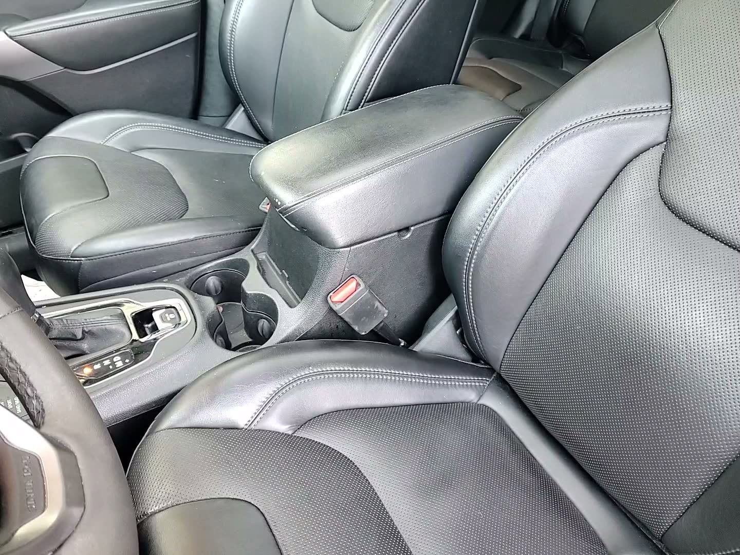 Used 2022 Jeep Cherokee Limited AWD/4WD image 27