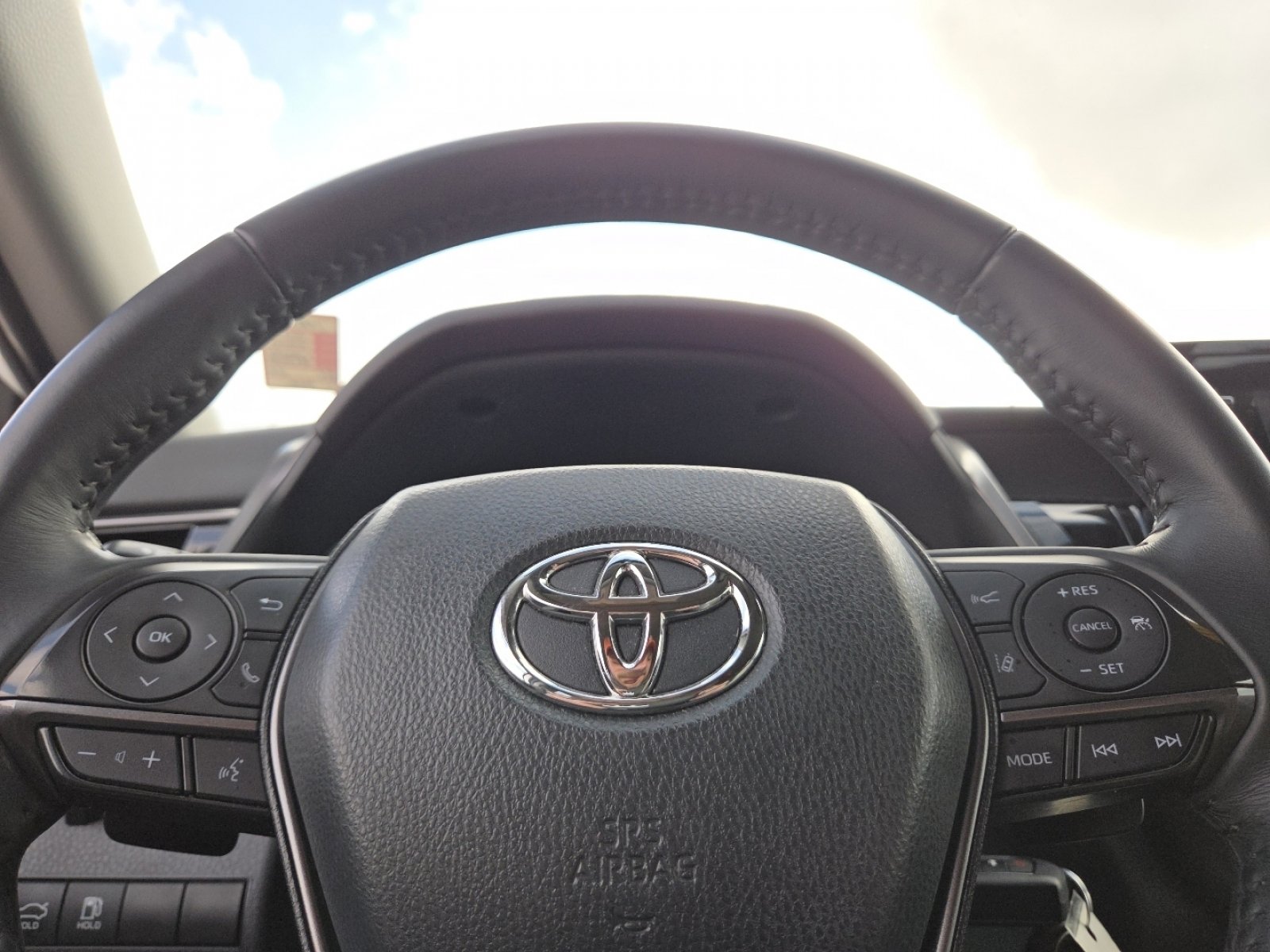 Used 2022 Toyota Camry SE image 29