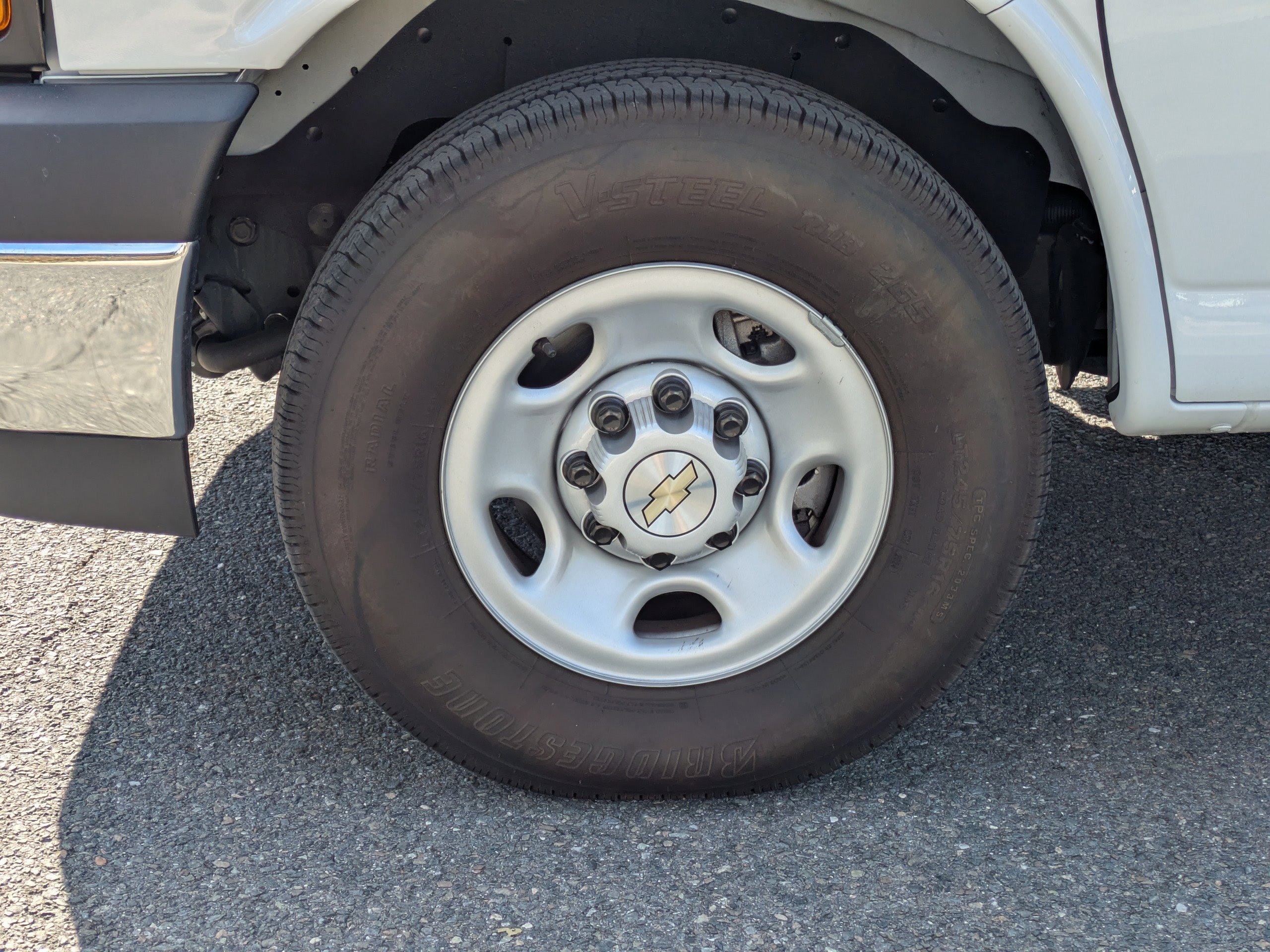 Used 2024 Chevrolet Express 2500 w/ Driver Convenience Package image 10