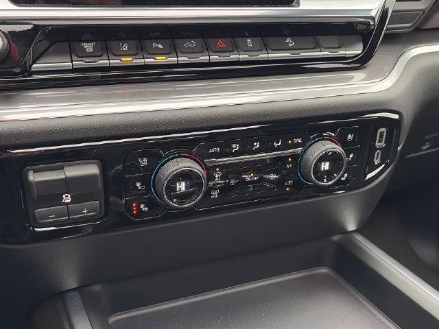 Used 2026 Chevrolet Silverado 3500 High Country w/ High Country Premium Package AWD/4WD image 23