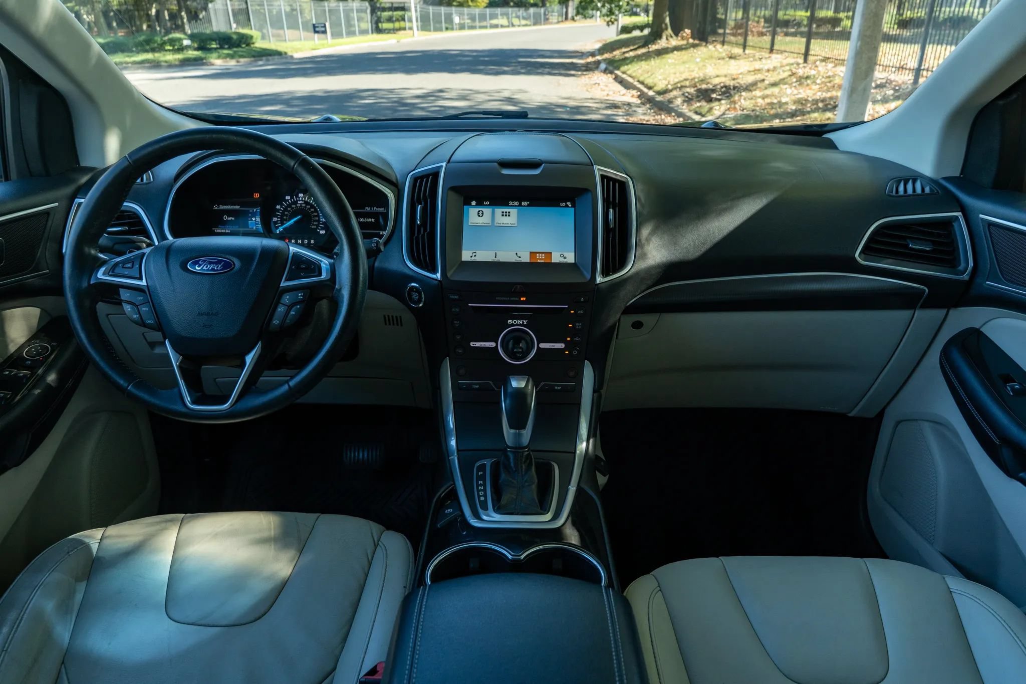 Used 2016 Ford Edge Titanium FWD image 13