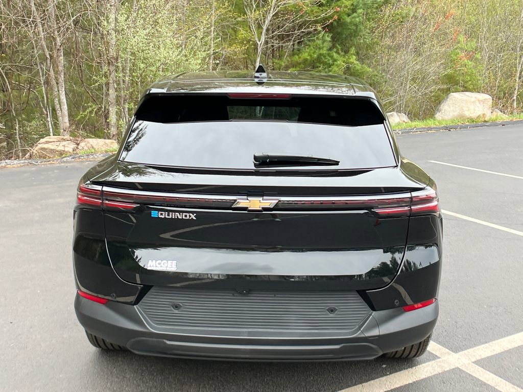 Used 2026 Chevrolet Equinox EV LT FWD image 4