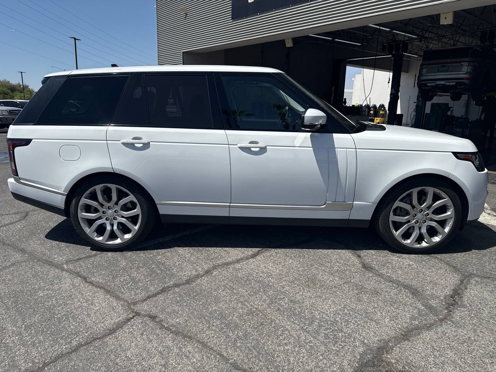 Used 2016 Land Rover Range Rover Supercharged AWD/4WD image 4