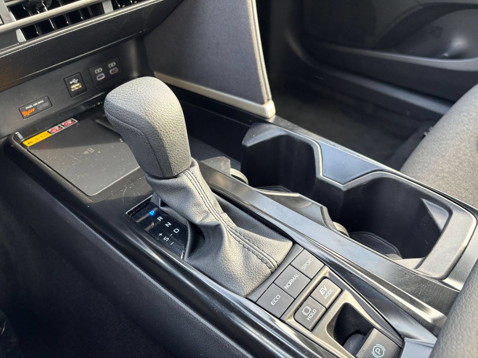 Used 2025 Toyota Camry LE FWD image 39