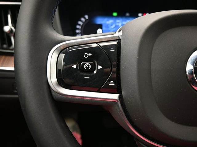 Used 2023 Volvo XC60 B5 Plus w/ Climate Package image 24