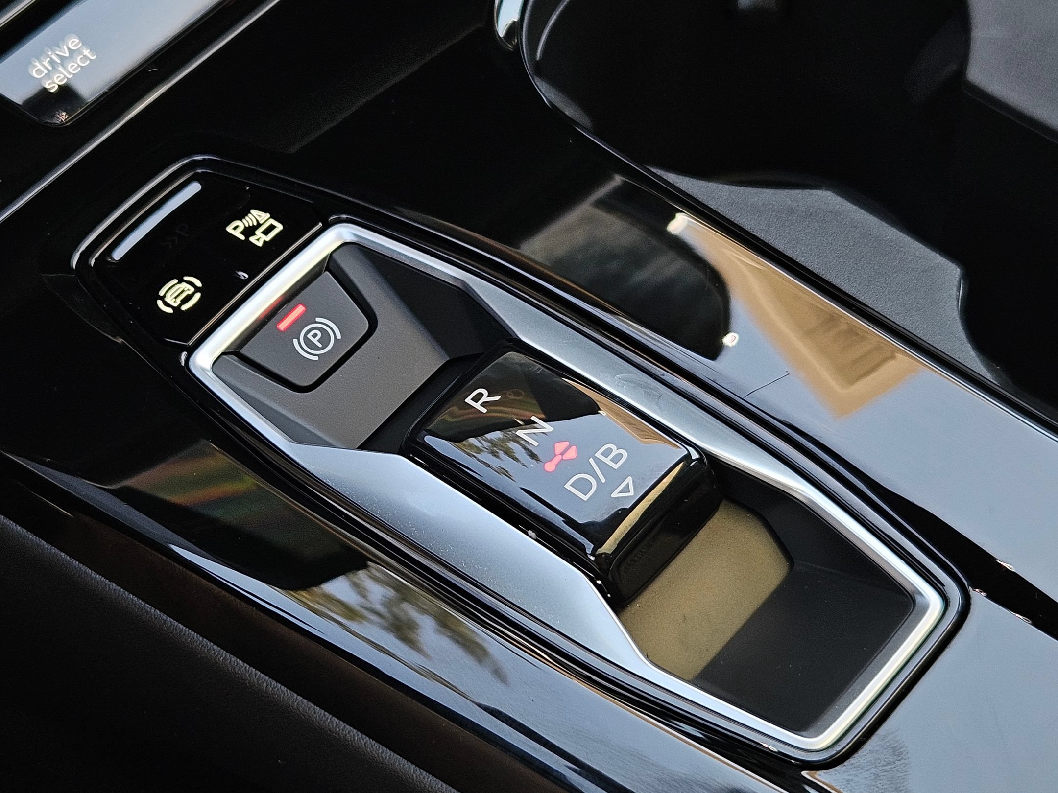 Used 2025 Audi A6 e-tron Premium Plus w/ Premium Plus RWD image 17
