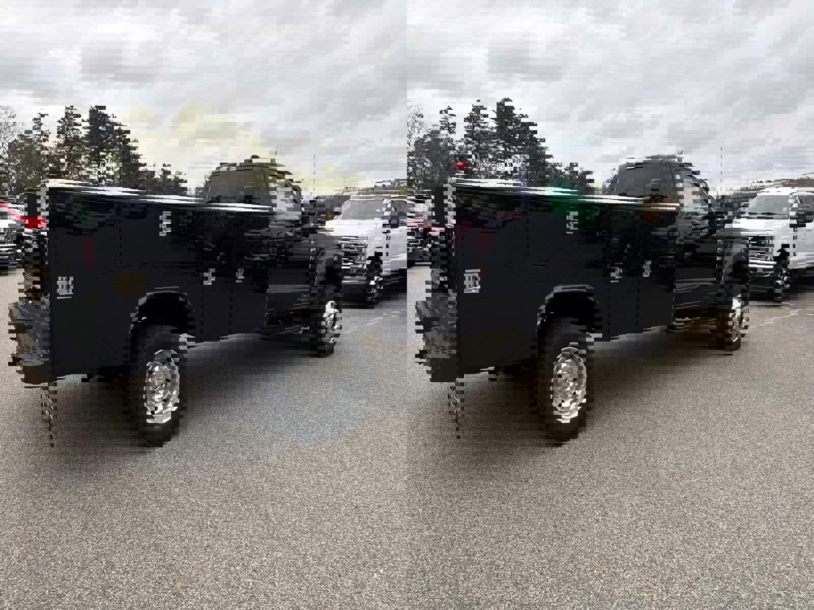 New 2024 Ford F450 XLT w/ XLT Value Package AWD/4WD image 4