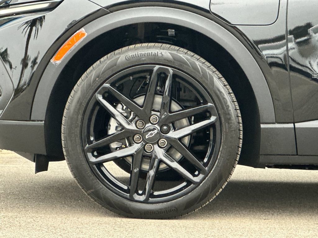 Used 2026 Chevrolet Equinox EV LT w/ Comfort Package image 23