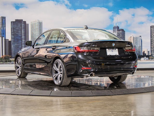 Certified 2022 BMW 330i xDrive Sedan w/ Driving Assistance Package image 9