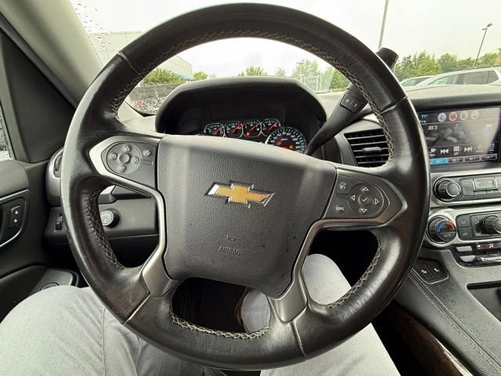 Used 2018 Chevrolet Suburban LT AWD/4WD image 12