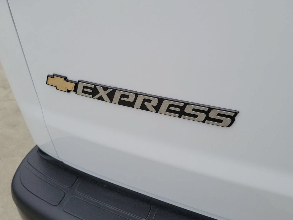 New 2026 Chevrolet Express 2500 w/ Driver Convenience Package RWD image 20