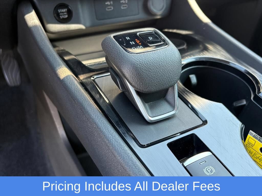 Used 2025 Nissan Rogue SV AWD/4WD image 24