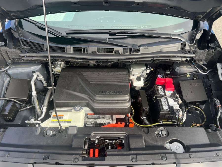 Used 2025 Nissan Leaf S image 39