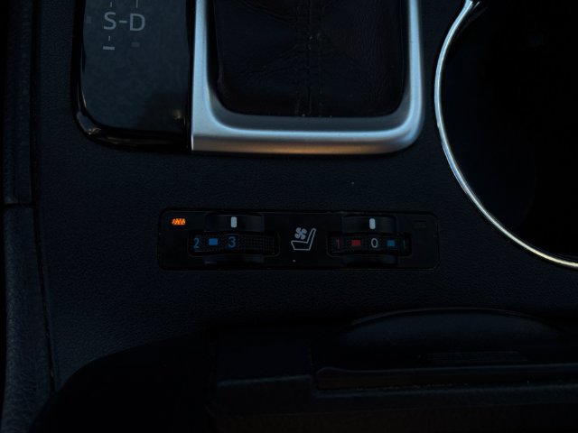 Used 2014 Toyota Highlander Limited w/ Driver Technology Package AWD/4WD image 31