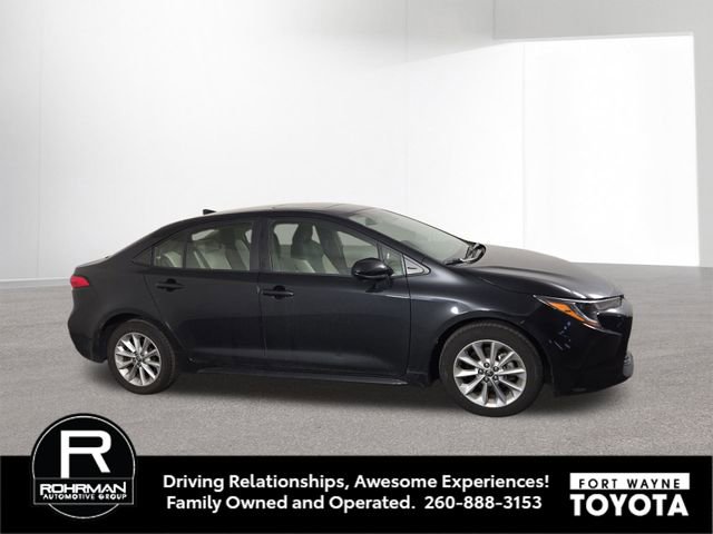 Used 2021 Toyota Corolla LE w/ LE Premium Package image 5