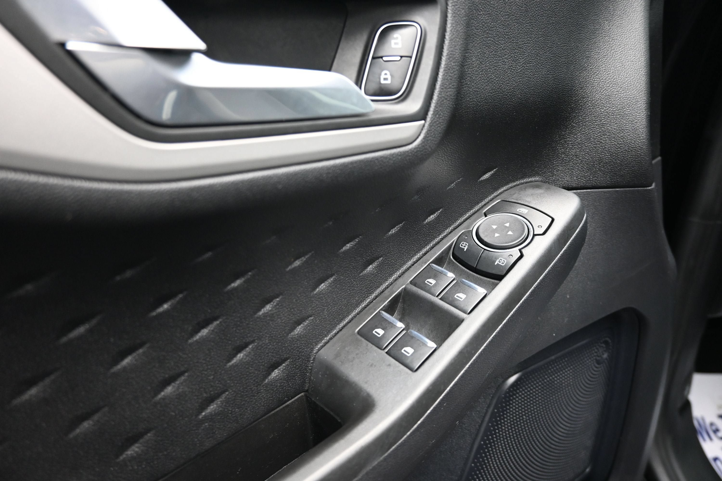 Used 2020 Ford Escape SE FWD image 26