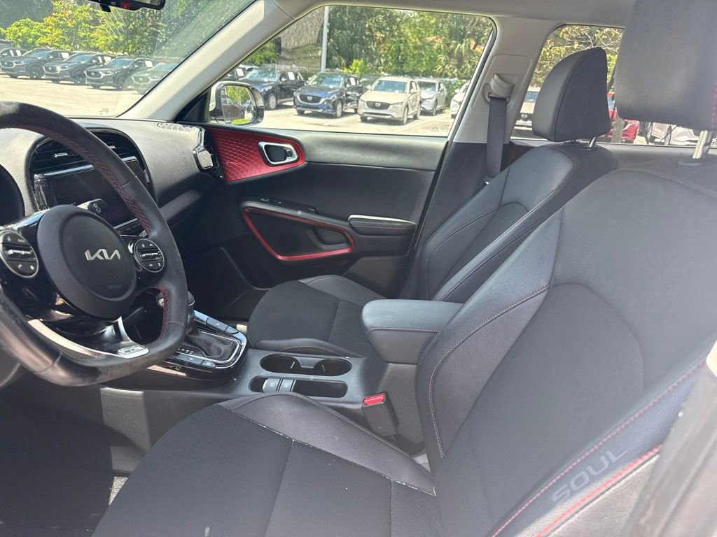 Used 2023 Kia Soul GT-Line w/ GT-Line Technology Package FWD image 12